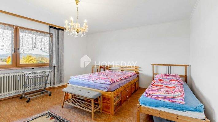 1. OG Schlafzimmer 1