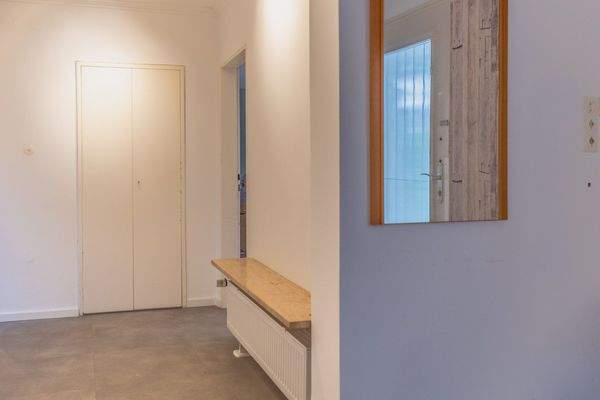 Familienidyll in Bogenhausen: Doppelhaushälfte mit sonnigem Westgarten & Grünblick