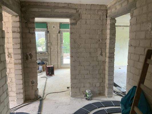 EG Flur, Sicht zur Küche und Wohnzimmer