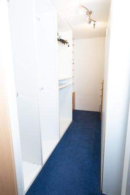 Kleiderschrank Souterrain