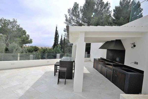 Überdachte Außenküche