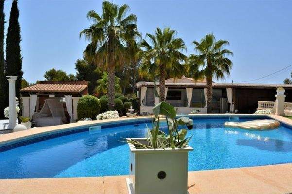 Pool mit Gegenstromanlage