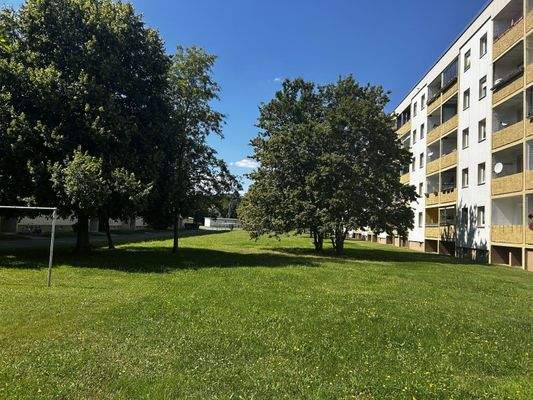 gepflegte Außenanlage