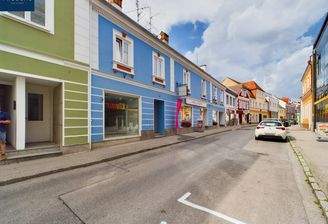 Hausansicht und Eingang Top 7