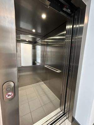 Moderner Fahrstuhl vorhanden 