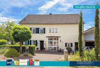 Charmantes Landhaus mit großem Garten in Ortsrandlage