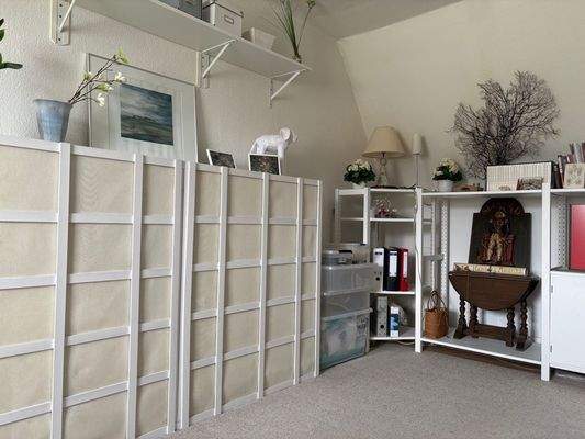 Regale im Arbeitszimmer