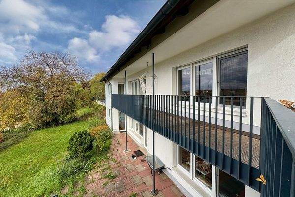 Ansicht Balkon und Terrasse