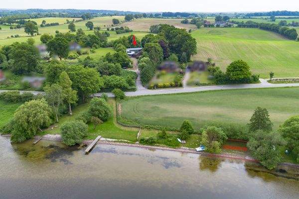 Zugehörig: Wassergrundstück