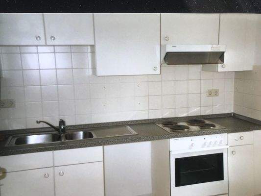 Küche (aber ohne abgeb. Herd)