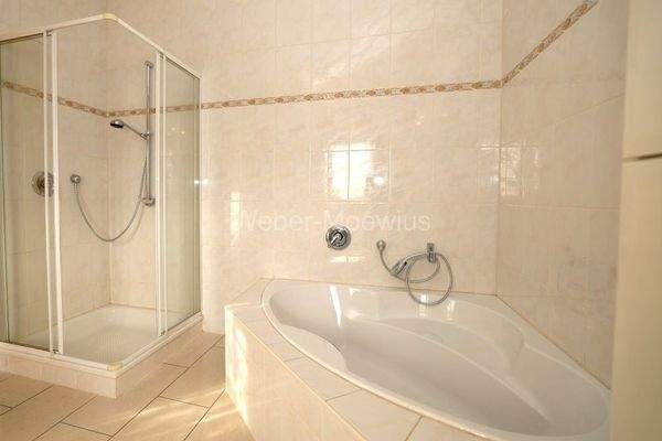 3453 DG Wannen-Duschbad b