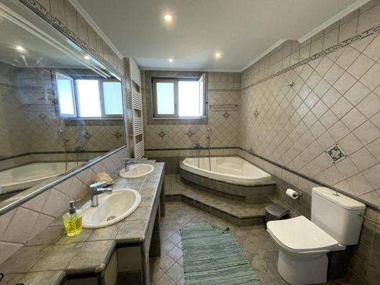 Kreta, Pigi: Geräumiges Haus mit Meerblick zu verkaufen