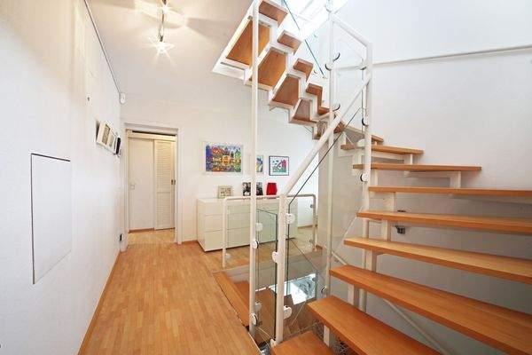 Treppe zur Galeriebene