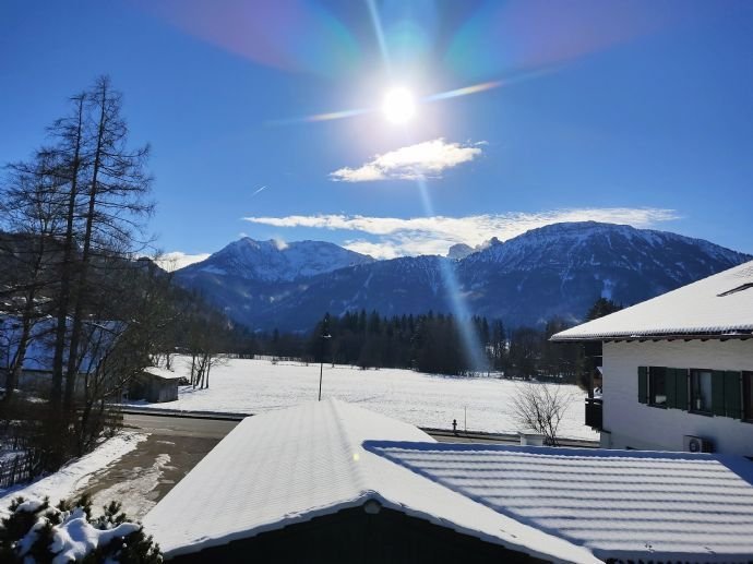 Wunderbares Alpenvorland - gemütliche 3-Zimmer-OG-Wohnung mit herrlicher Bergsicht in Pfronten zu verkaufen