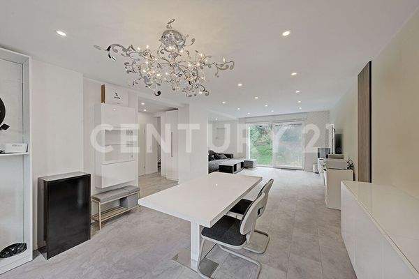 EG offener Wohn- & Küchenbereich mit Zugang zum Garten