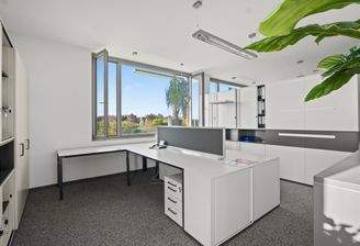 2025-04 Fotos Innen 1. OG  (6).jpg