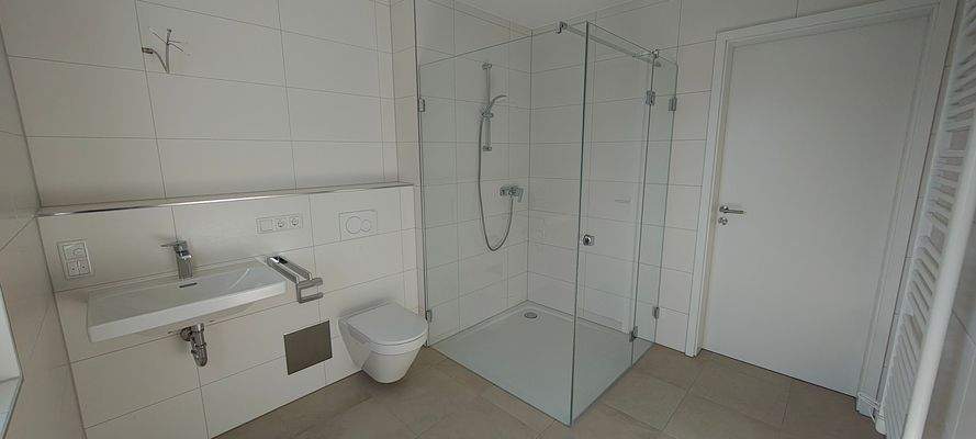 Bodengleiche große Dusche 120x120