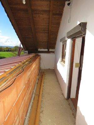 überdachter Südbalkon 