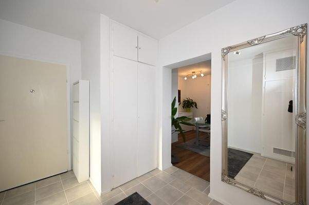 Praktischer Einbauschrank