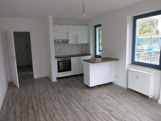 Blick vom Wohnzimmer zur Küche