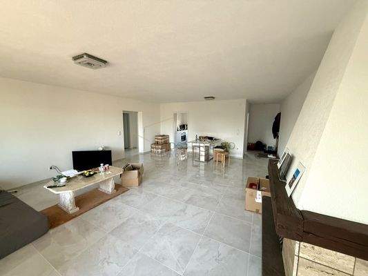 Lichtdurchfluteter Wohn-/Essbereich