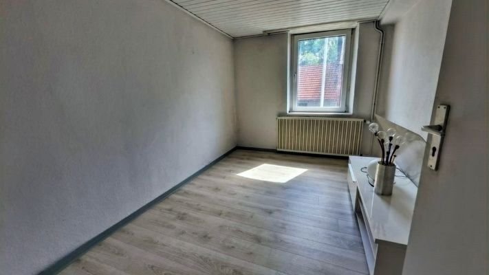 41168621_3-Büro _ kleines Kind