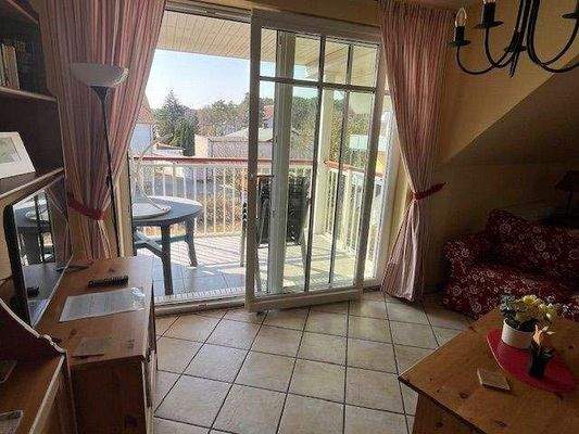 große Schiebetüren zur Loggia