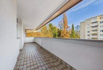 CAM04191G0-PR0070-STILL002