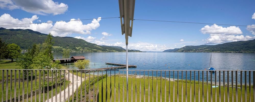 Blick von der Terrasse auf den Attersee