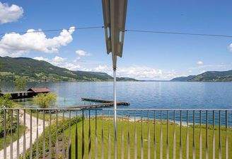 Blick von der Terrasse auf den Attersee