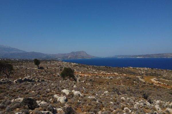 Kreta, Kokkino Chorio: Grundstück in ruhige Lage mit majestätischer Aussicht zu verkaufen