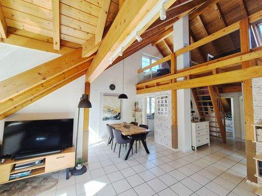 OG Wohnu- und Essbereich