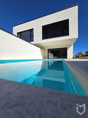 Aussenansicht mit Pool Top 6