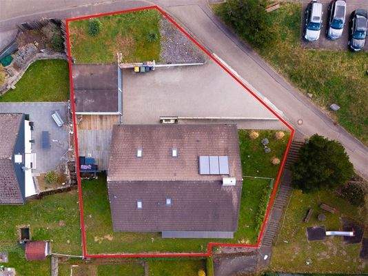 Drohnenbild mit Grundstücksmarkierung