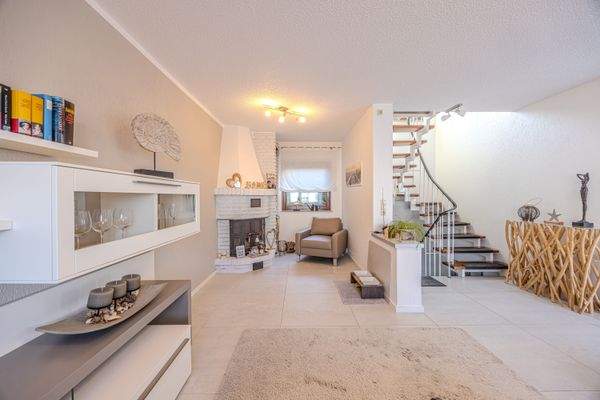 Wohnzimmer und Kamin