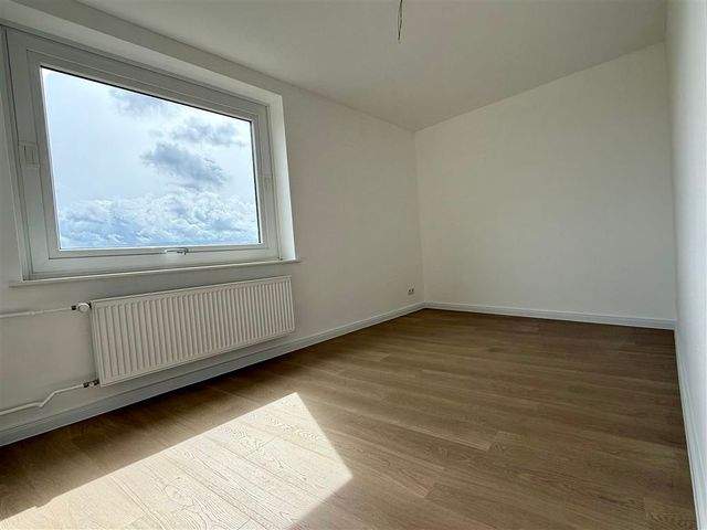 Frisch sanierte 4-Raum-Whg. mit Aufzug, Balkon, Garage, Gäste-WC uvm. // Zentral in Kronshagen - Photo 3