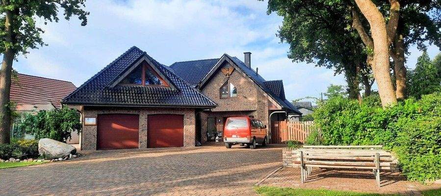 großzügige Hofauffahrt