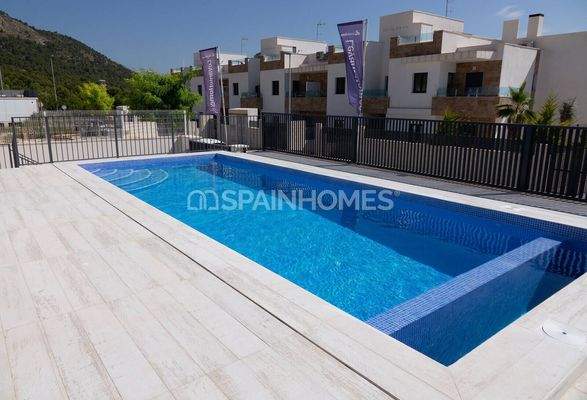 Modern Detached House with Pool and Mountain Views in Polop