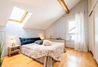 1. Schlafzimmer mit maßgefertigtem Einbauschrank