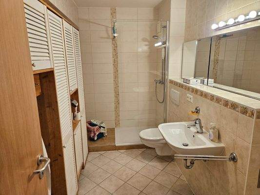 Bad mit Dusche