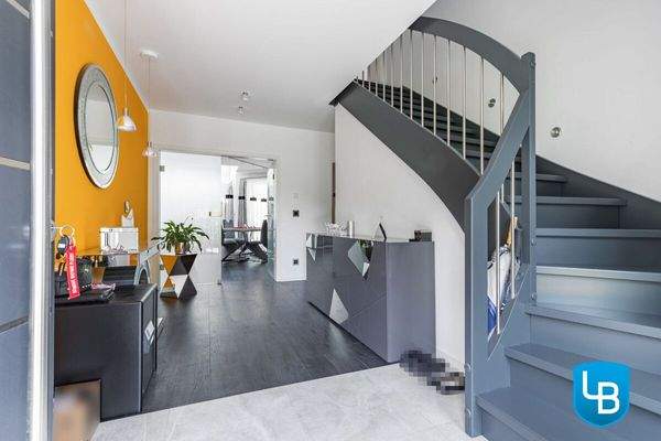 Flur mit Treppenaufgang