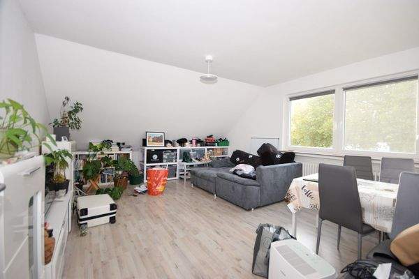 Wohnzimmer DG rechts