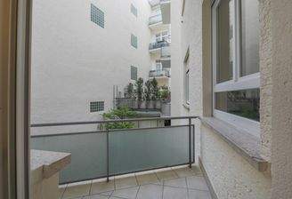 Balkon zum Hinterhof