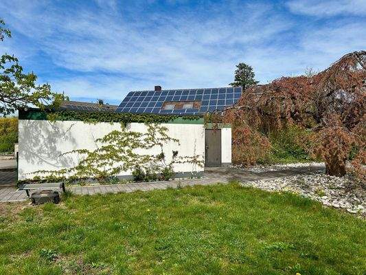 Doppelgarage mit Geräteraum