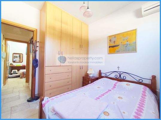 e5f5520f7ea643f3b2b1978325f3f257-original