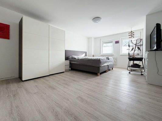 EG Schlafzimmer 1: Ihre Kids würden den Raum feiern...