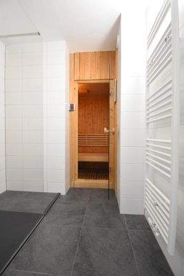 ferienhaus-badezimmer-cape-helius-sauna-luxus-wellness005