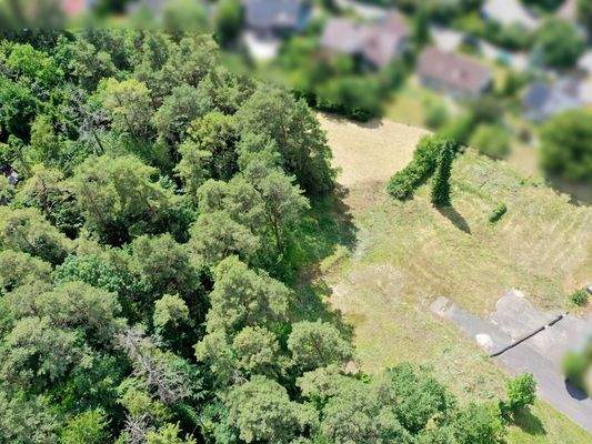 Grundstück mit Plateaucharakter
