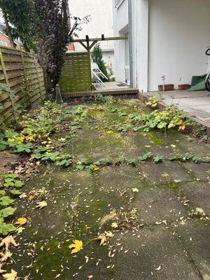 Wohnung kleiner Gartenanteil