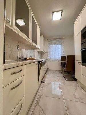 Küche mit Essbereich